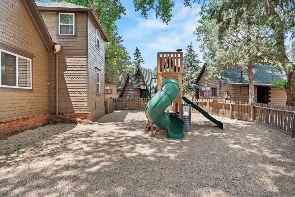 Timber Lodge Cabin 6