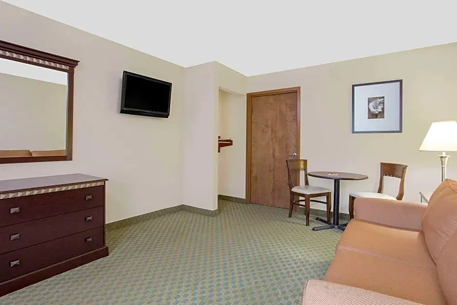1 Bedroom Double Suite (full double bed)