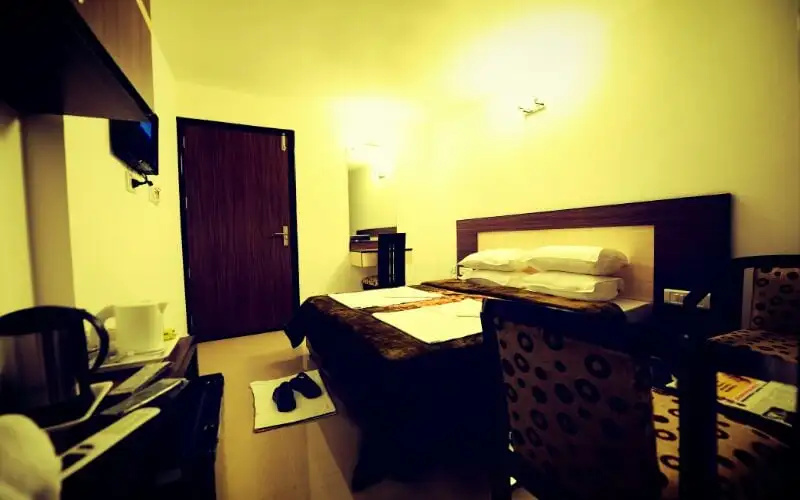 HKJ Residency - Chambres
