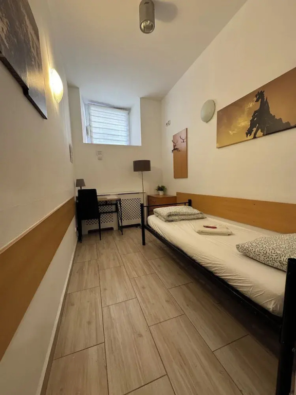 Economy room