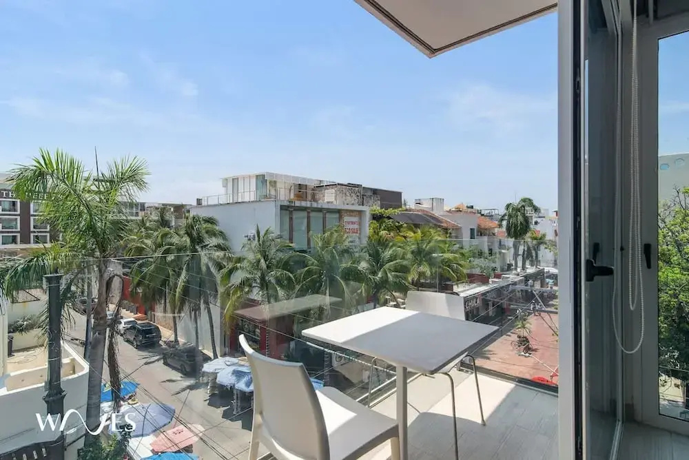 1 Br w 5th Avenue View Steps From the Beach