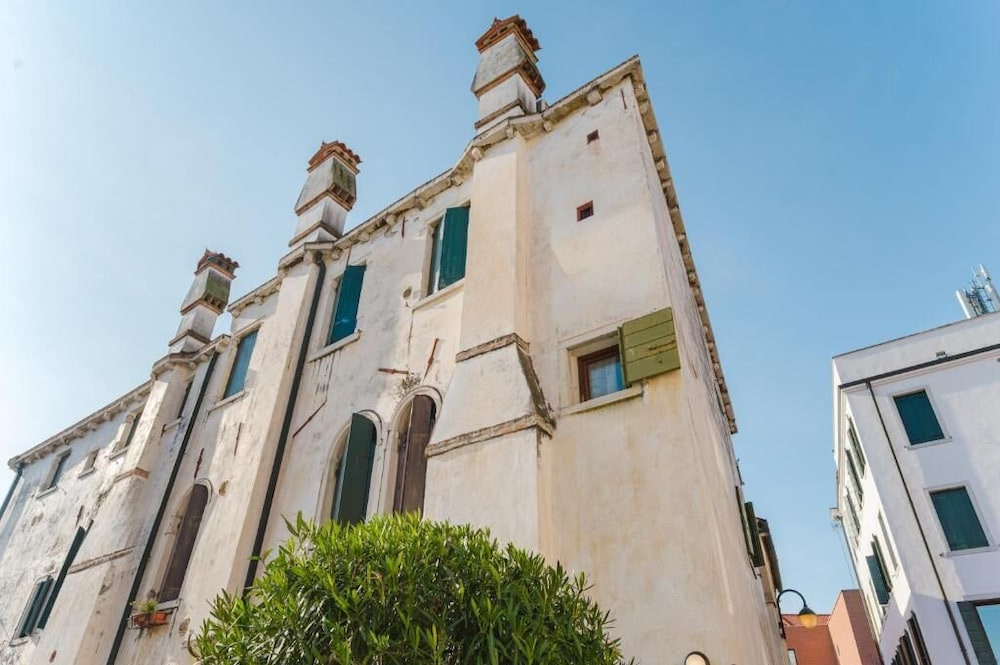 Venice Royal Residence - Train Station