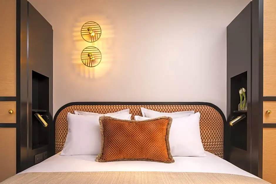 Classic Double room (full double bed)