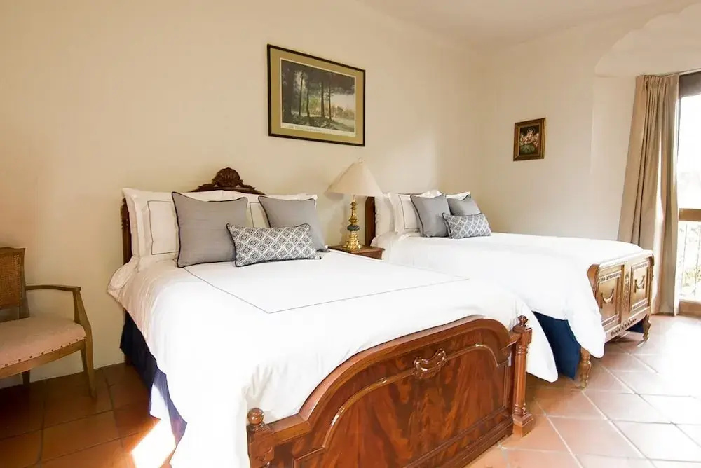 Double Suite (full double bed)