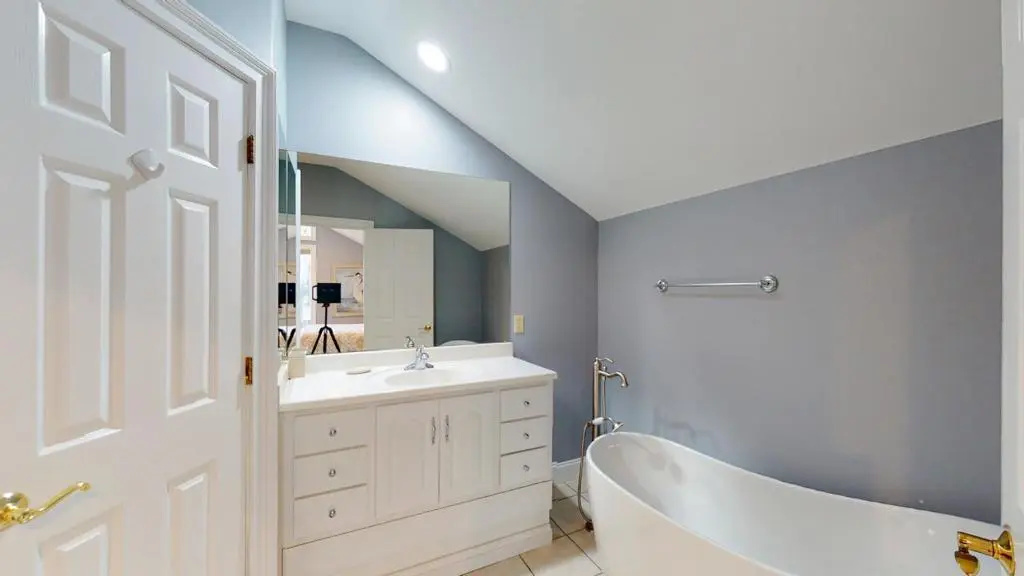 19 Heath Dr