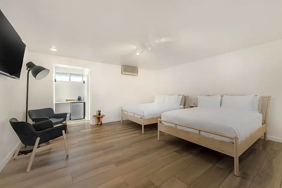 Quadruple Suite