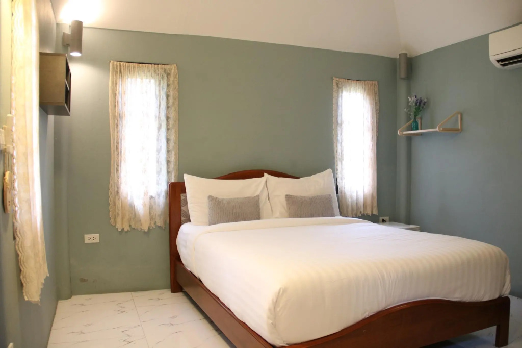 Double room with garden view (full double bed)