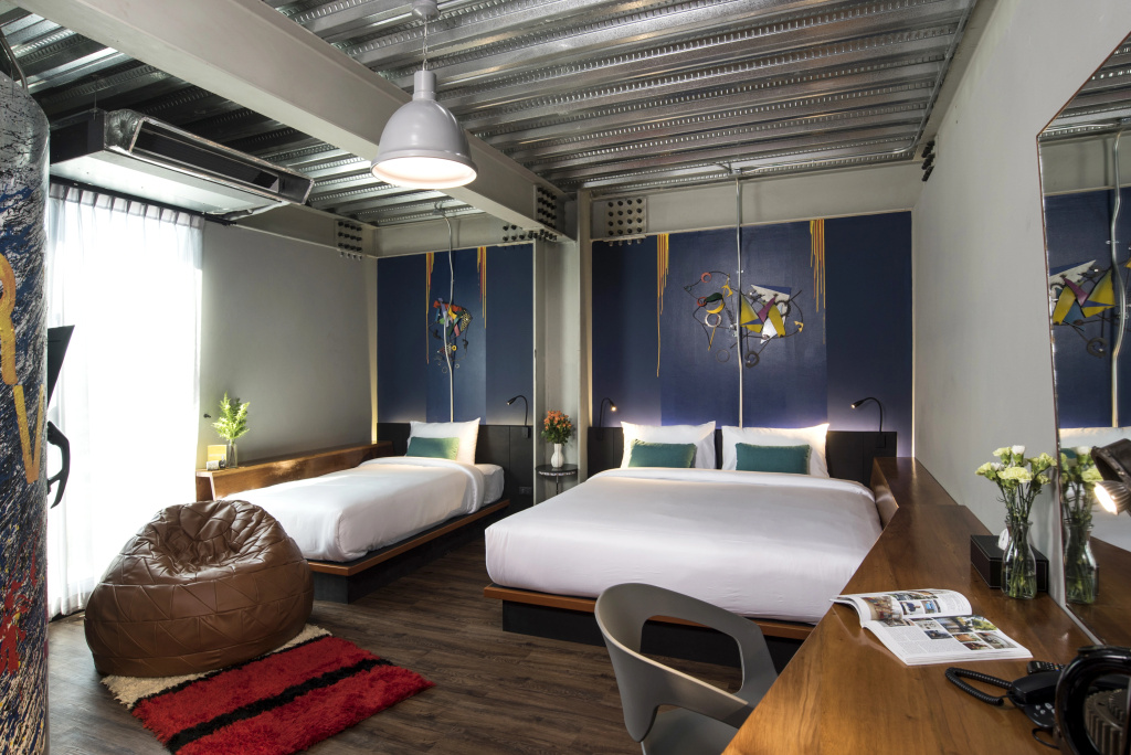 Отель MeStyle Garage Hotel в Бангкоке