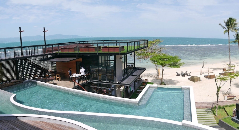 Beach & Waterfront