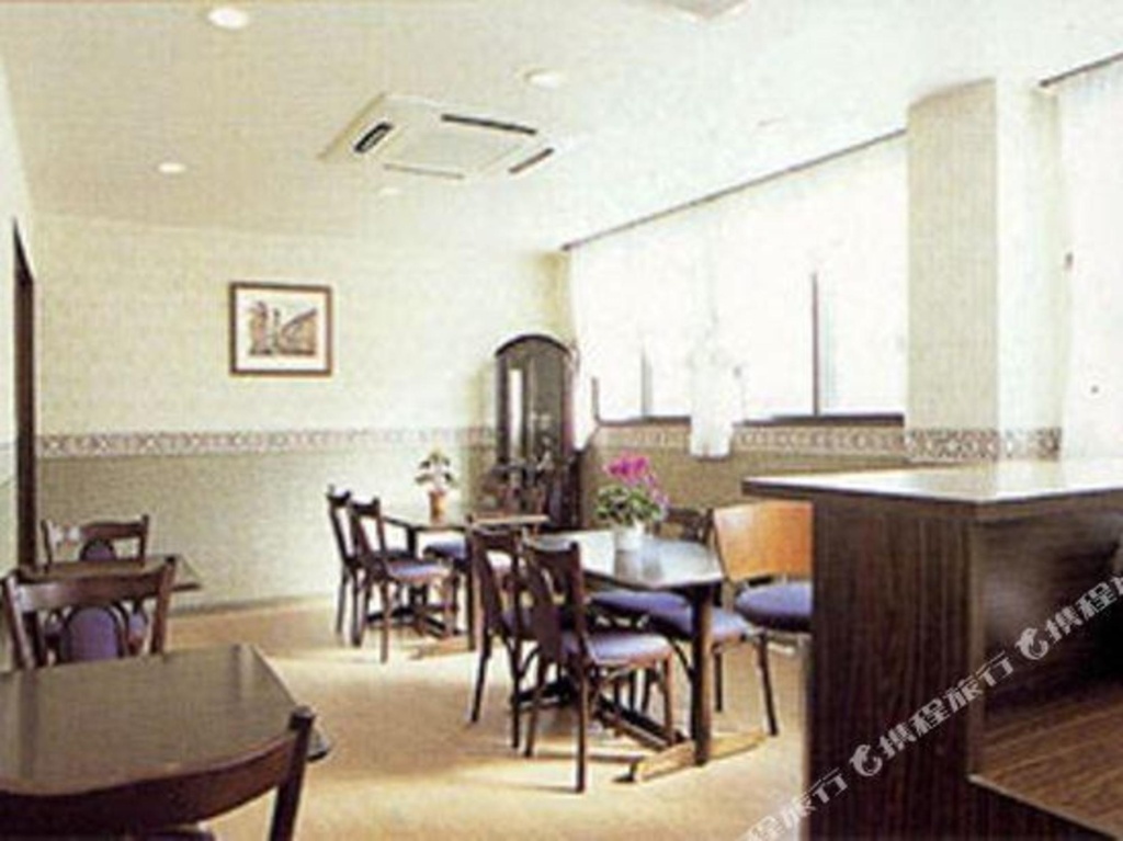 Food & Beverage