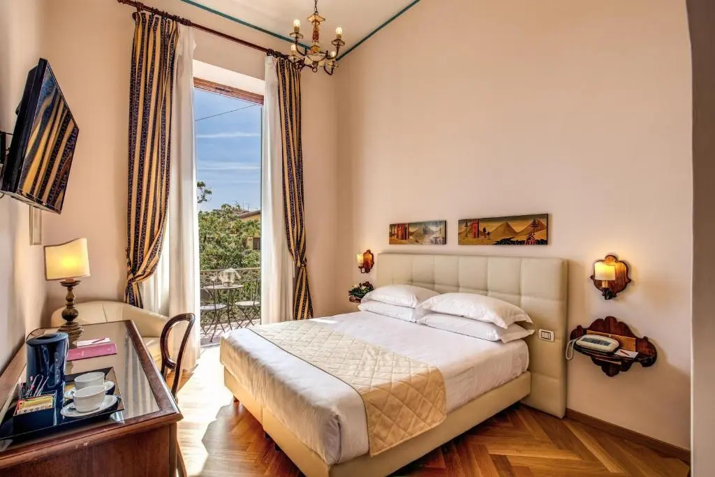 Standard Double room with garden view (full double bed)
