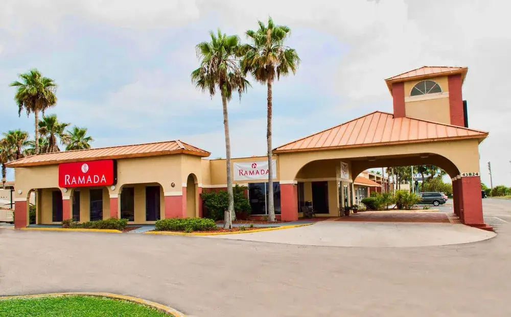 Maingate Inn & Suites at Four Corners