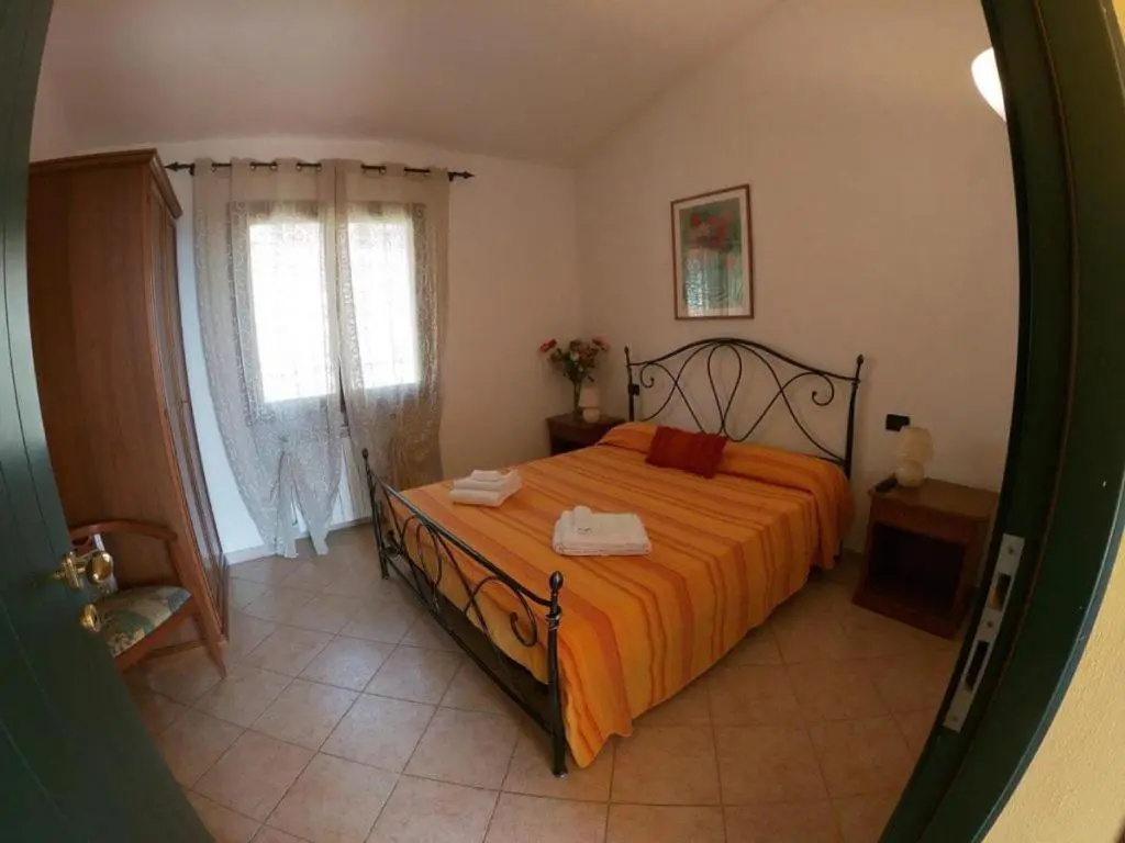 Standard Double room with garden view (full double bed)