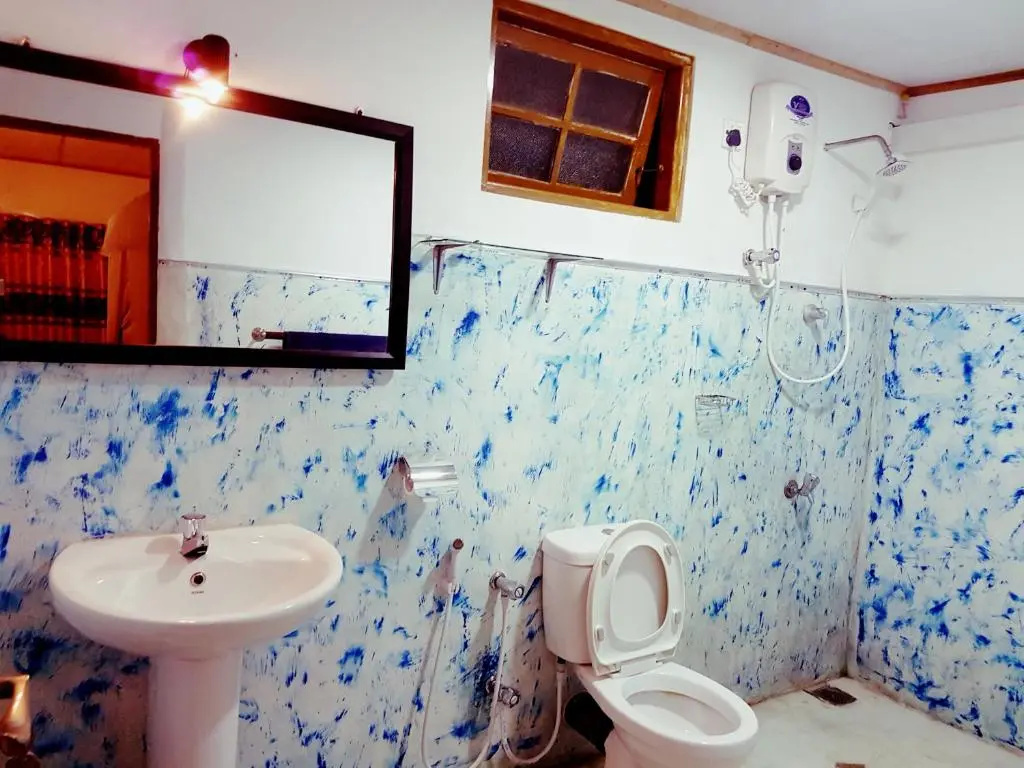 Deluxe Double room with balcony (full double bed)