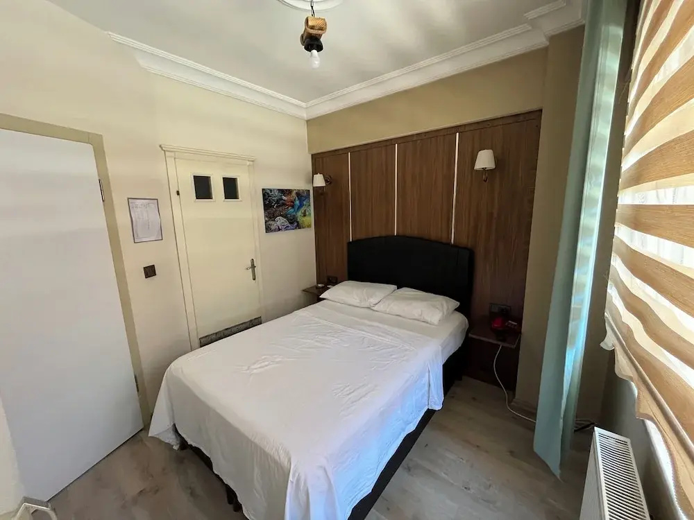 Economy room