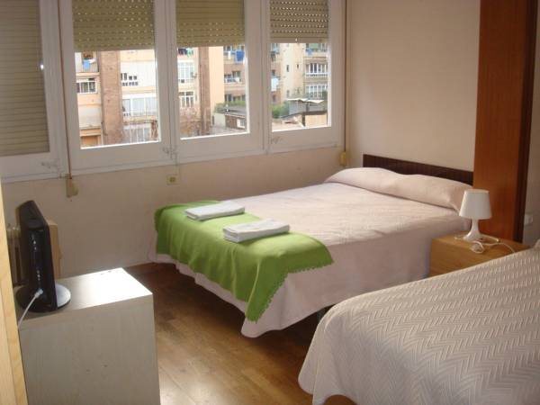 Hostal Muntaner by null
