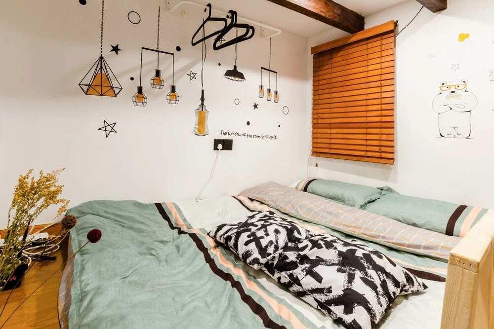 Hard Candy Apartment No.13