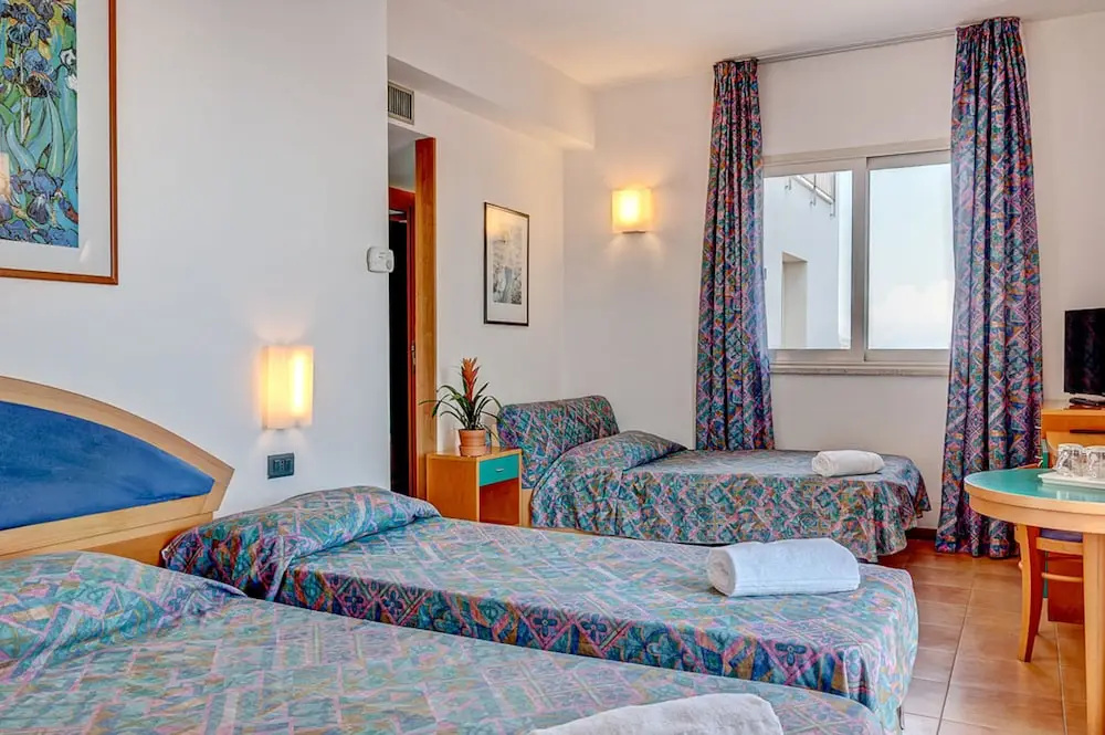 Economy room