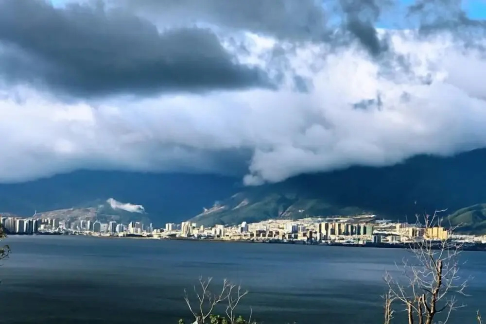 Haishanghua Lake View Villa