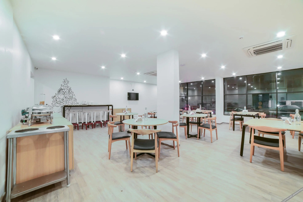 Food & Beverage