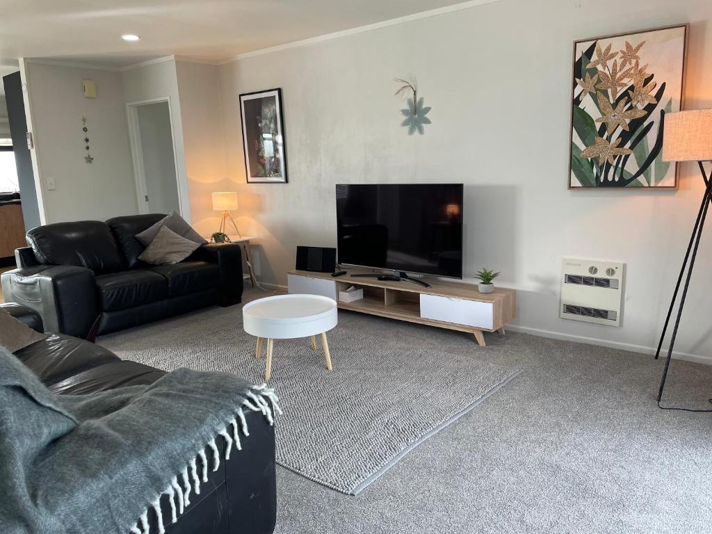 Modern apartment- rural outlook, central Cambridge
