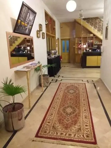 Lobby & Reception