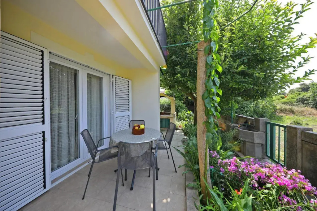 Apartment Irela