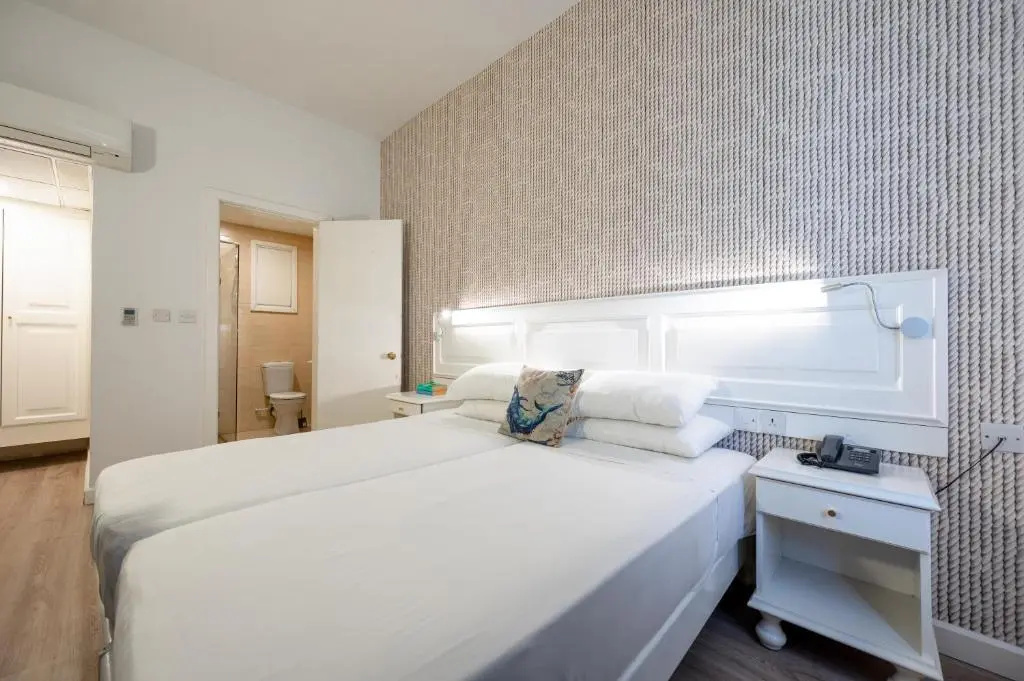 Gillieru Harbour Hotel - Chambres