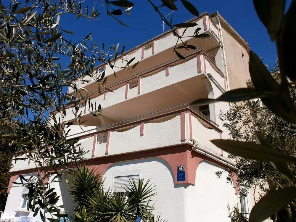 Apartments Miki 2