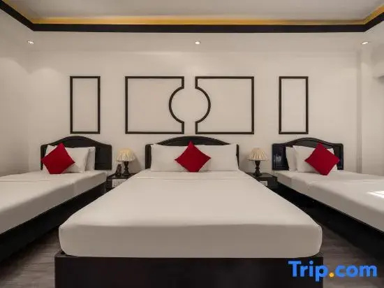 Standard Quadruple Family room