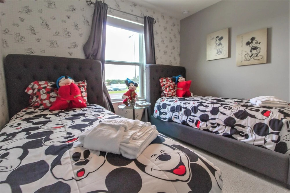 Compass Bay 1610 — 2