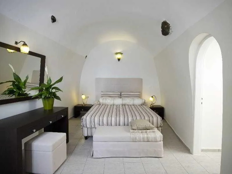 Volcano View Hotel Santorini by null