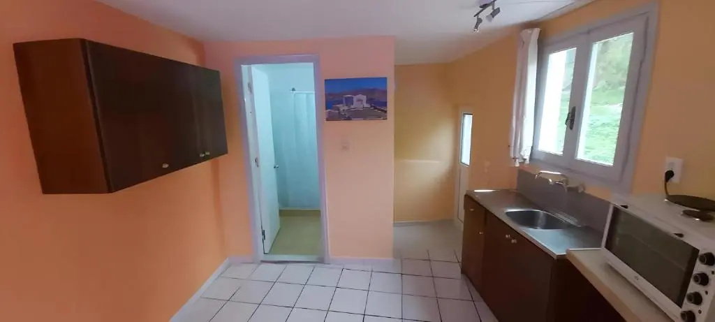Deluxe Studio