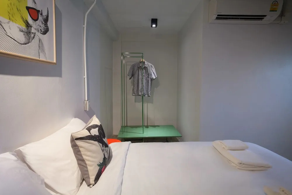 Economy room