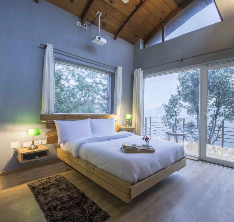 Standard room with balcony