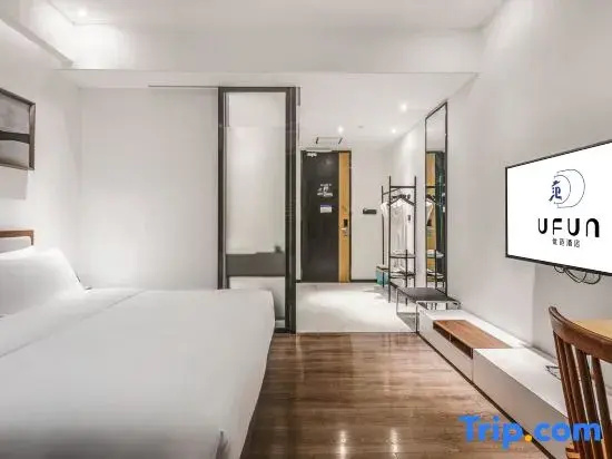 Standard room with balcony