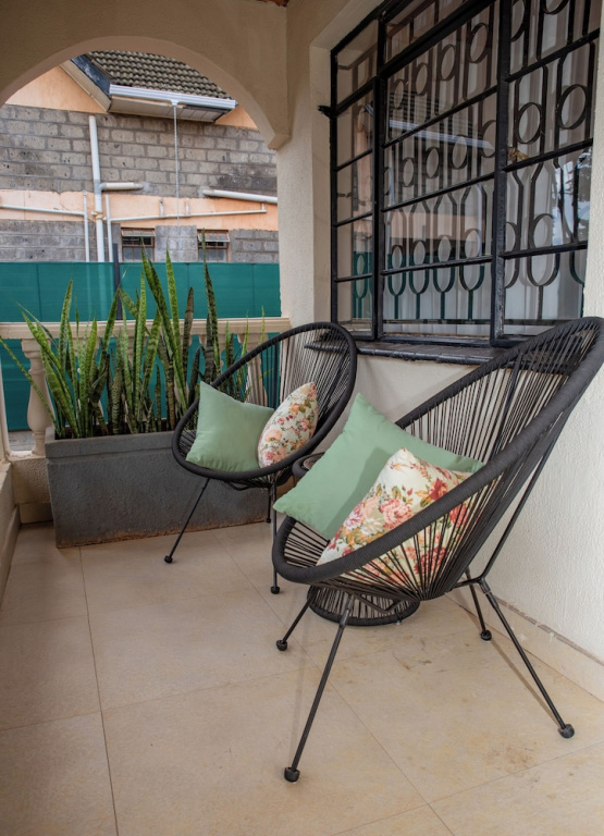Deluxe Double room with balcony and with garden view (full double bed)