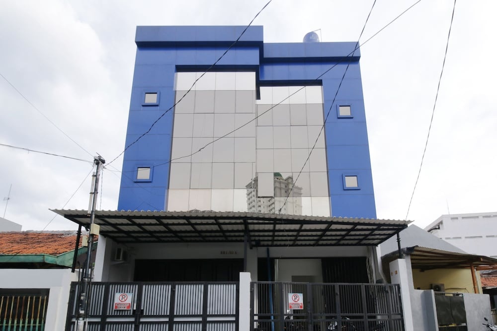 Airy Eco Syariah Kampung Bali Satu 41 Jakarta