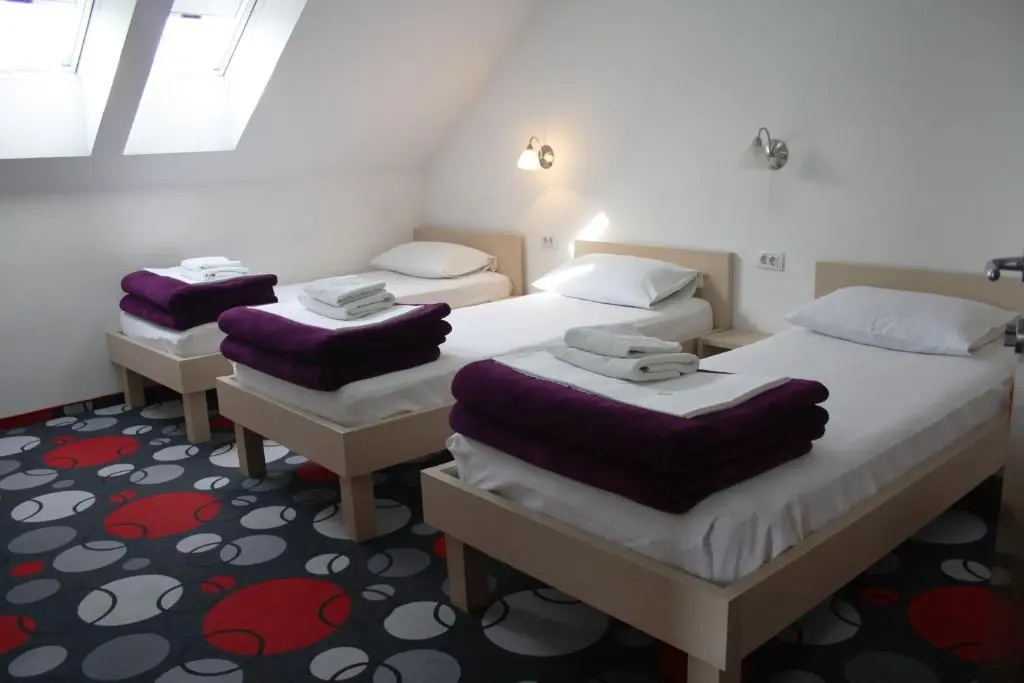Fitea Pansion - Chambres