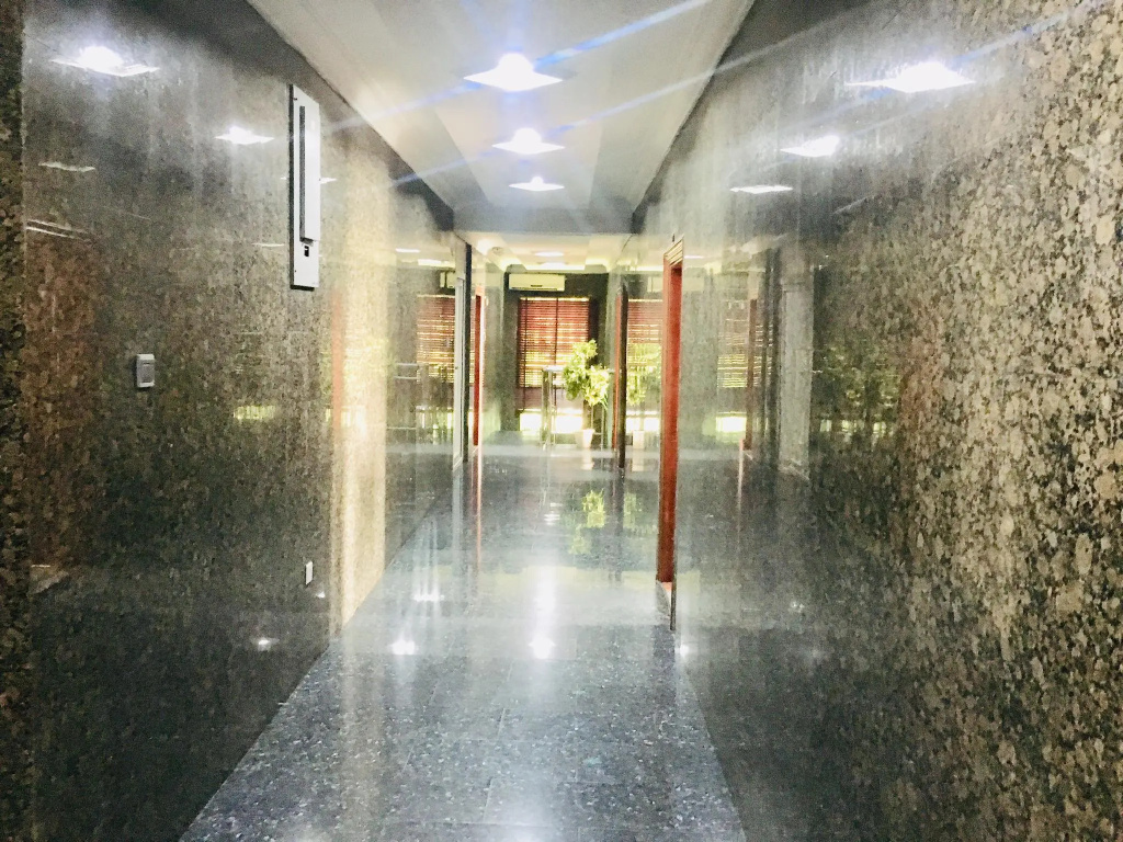 Lobby & Reception
