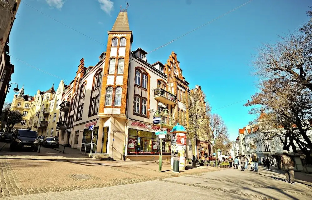 Red by Grand Apartments