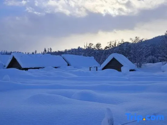Valley Slow Life Diary · Jiahe Mountain Residence Courtyard in Altay