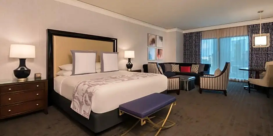 Augustus Double room with pool view (full double bed)
