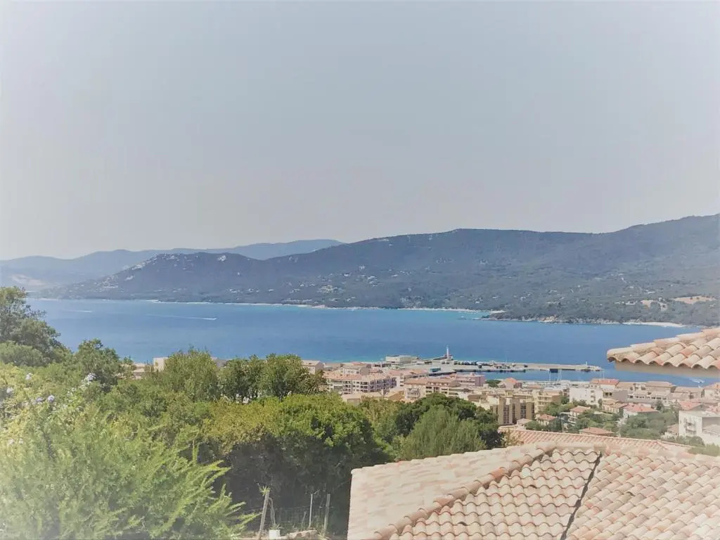 Appartement deux chambres avec vue mer proche du centre ville
