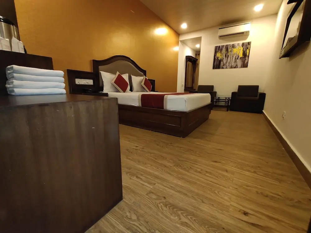 Lobby & Reception