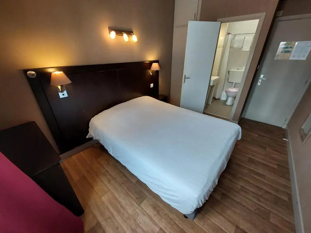 Standard Double room (full double bed)