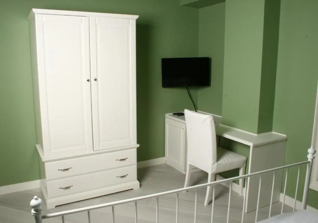 Deluxe Double room (full double bed)