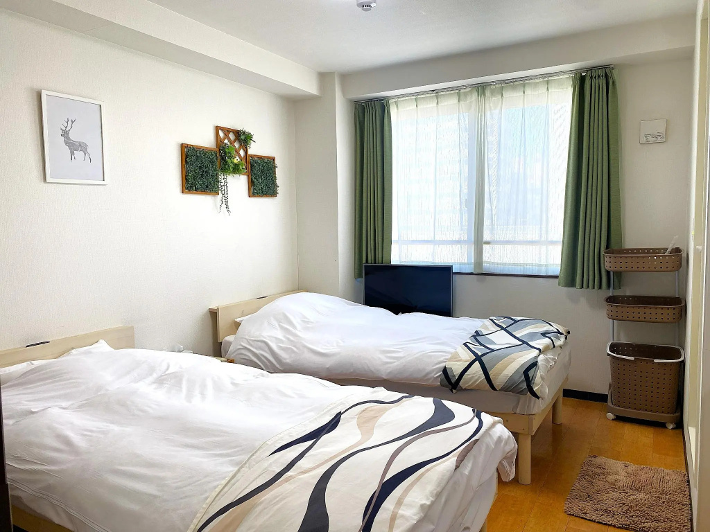 Hotel Lucky — 4