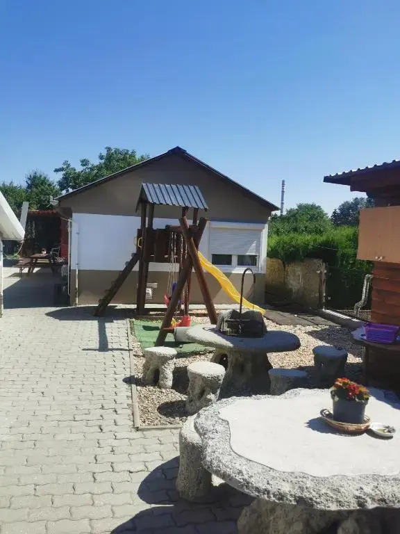 Edit Vendeghaz - фото 2