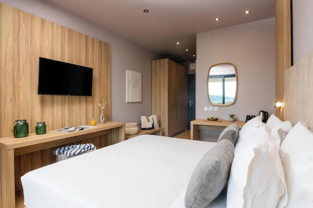 Superior Double room with sea view (full double bed)